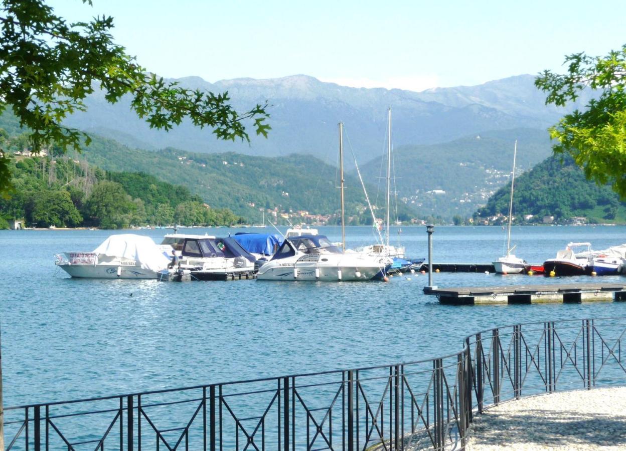 Ville Lago Lugano Porto Ceresio Buitenkant foto