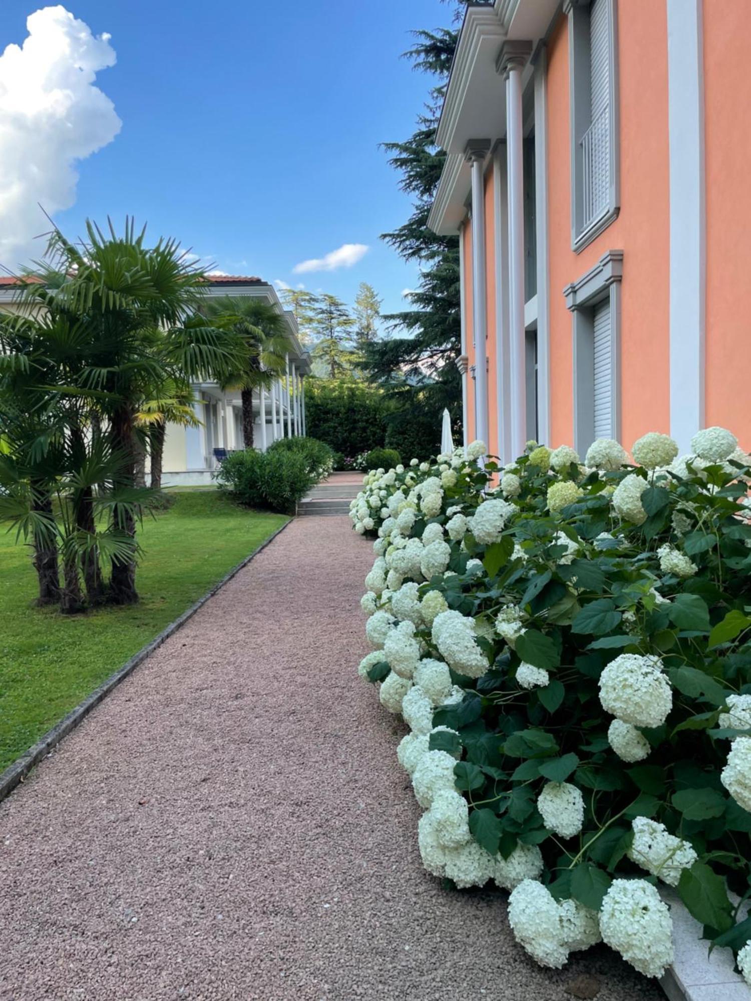 Ville Lago Lugano Porto Ceresio Buitenkant foto