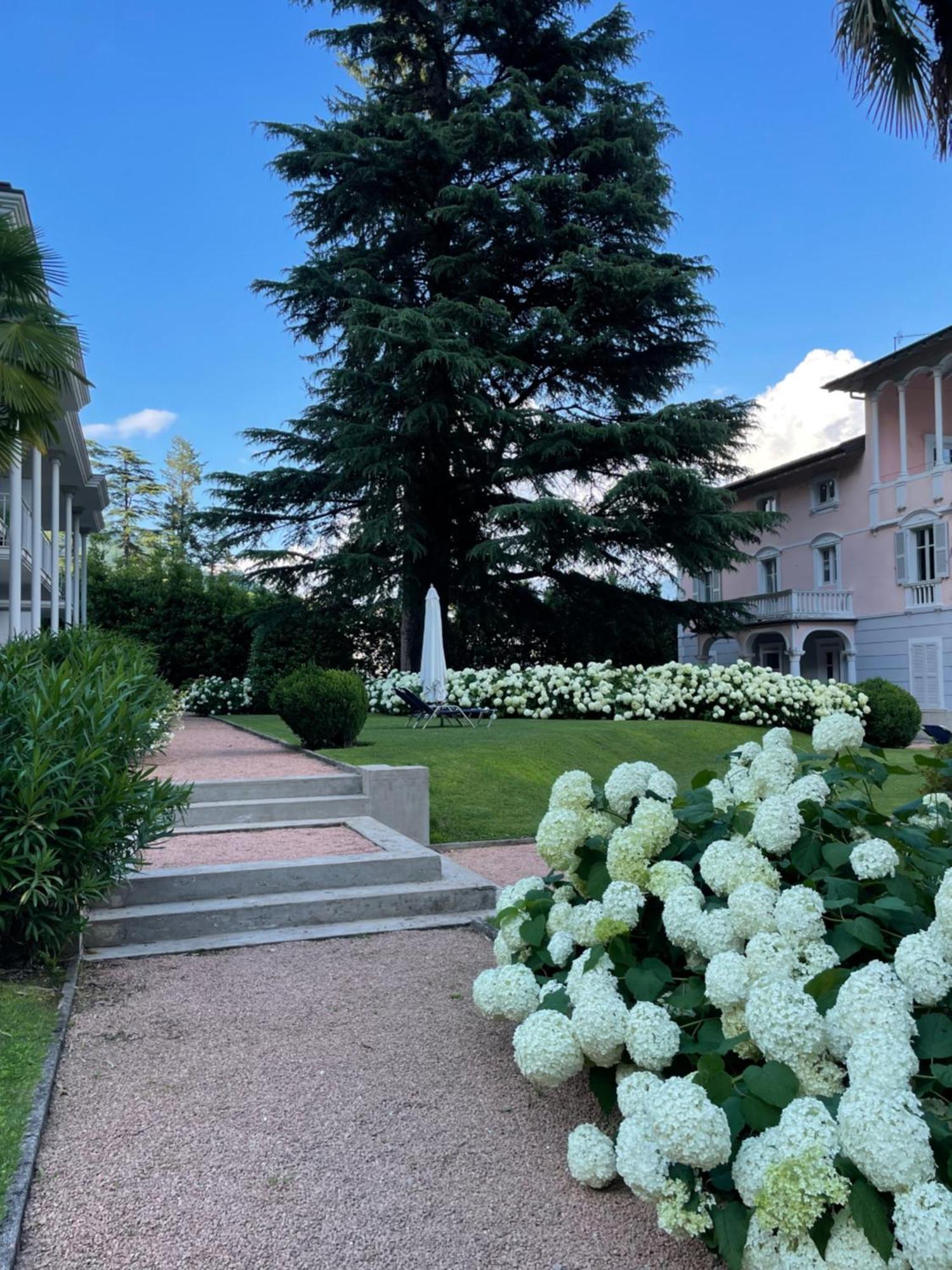 Ville Lago Lugano Porto Ceresio Buitenkant foto