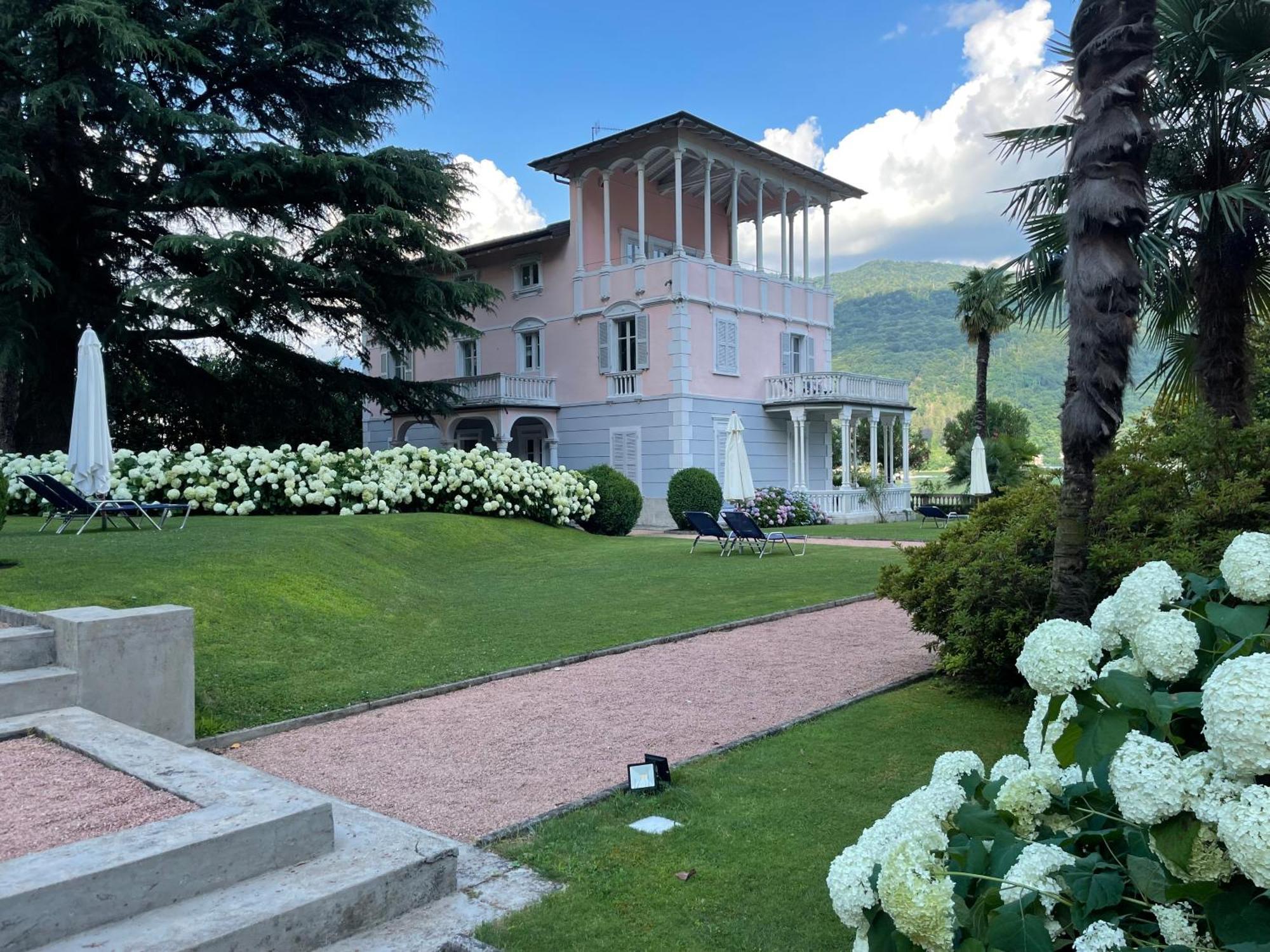 Ville Lago Lugano Porto Ceresio Buitenkant foto