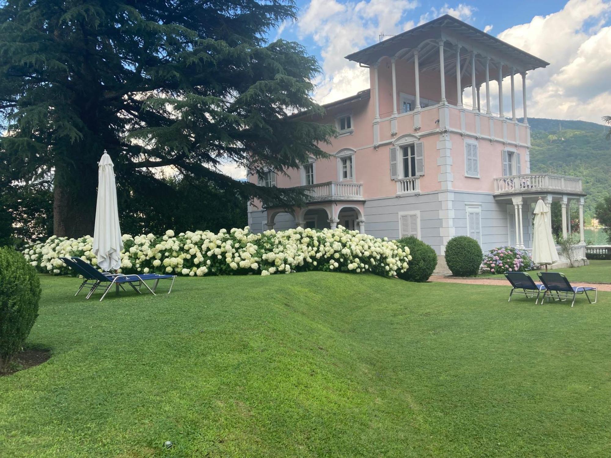 Ville Lago Lugano Porto Ceresio Buitenkant foto