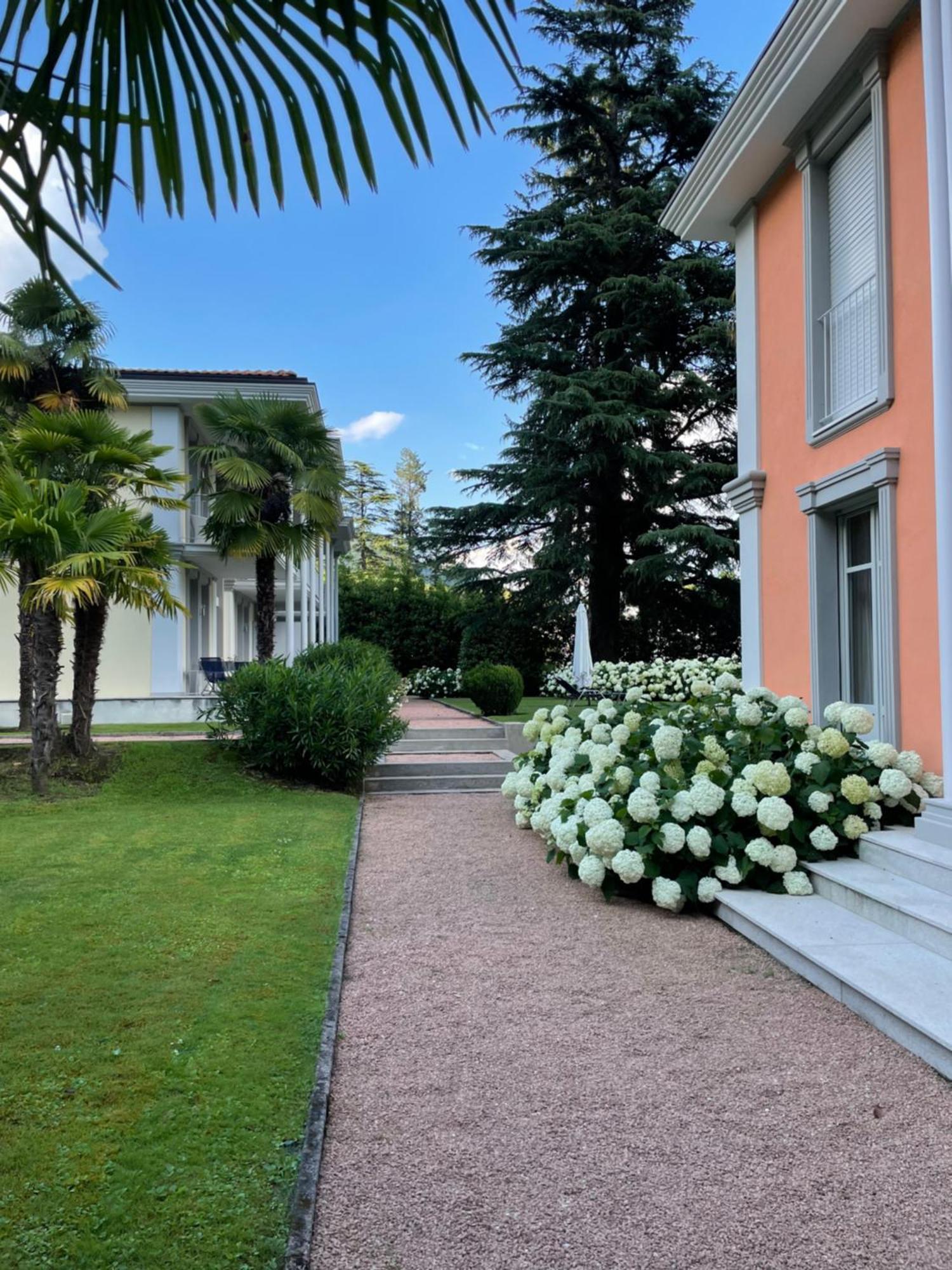 Ville Lago Lugano Porto Ceresio Buitenkant foto